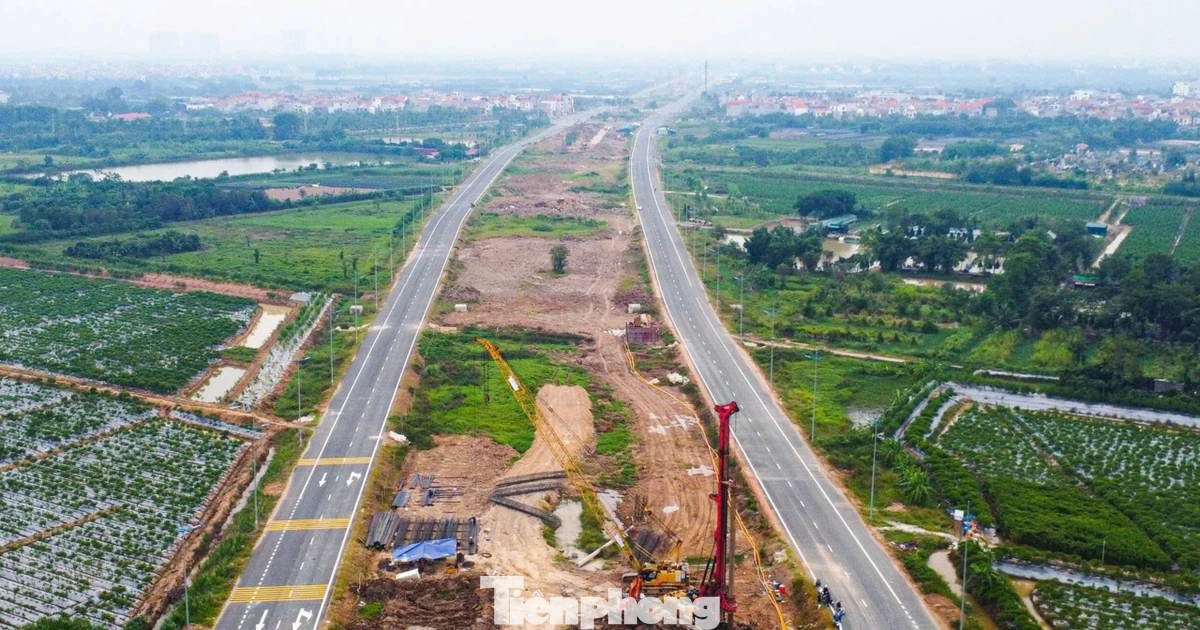 Cận cảnh 15 km đường song hành Vành đai 4 qua Hà Nội vừa thông xe kỹ thuật