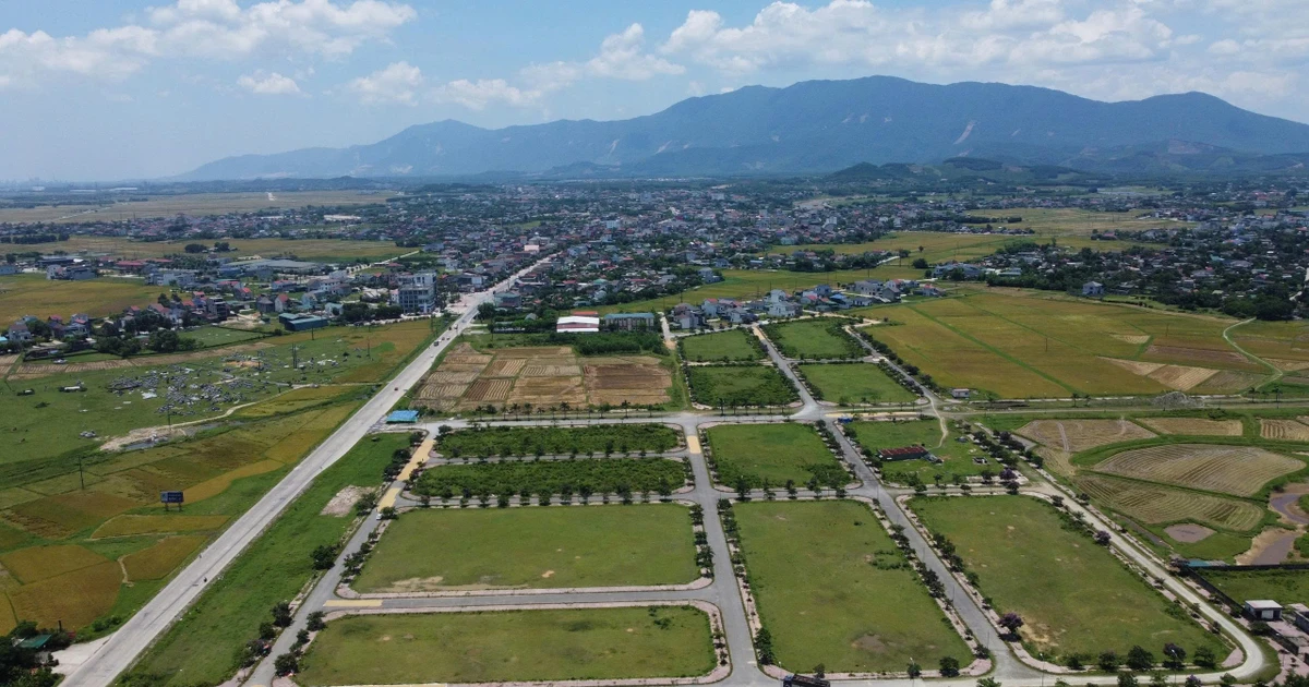 Hà Tĩnh: Gần 50 lô đất sau 10 năm ế ẩm bất ngờ được đấu giá trúng cao gây 'sốc'