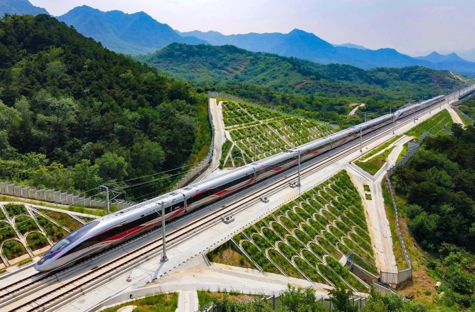 Hiện đại hóa đường sắt: Vì sao Việt Nam không tìm công nghệ đắt nhất?