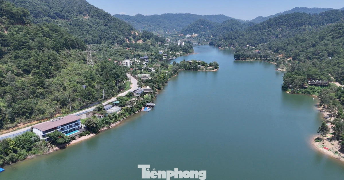 Khởi tố 2 chủ homestay lấn chiếm đất rừng ven hồ Đồng Đò