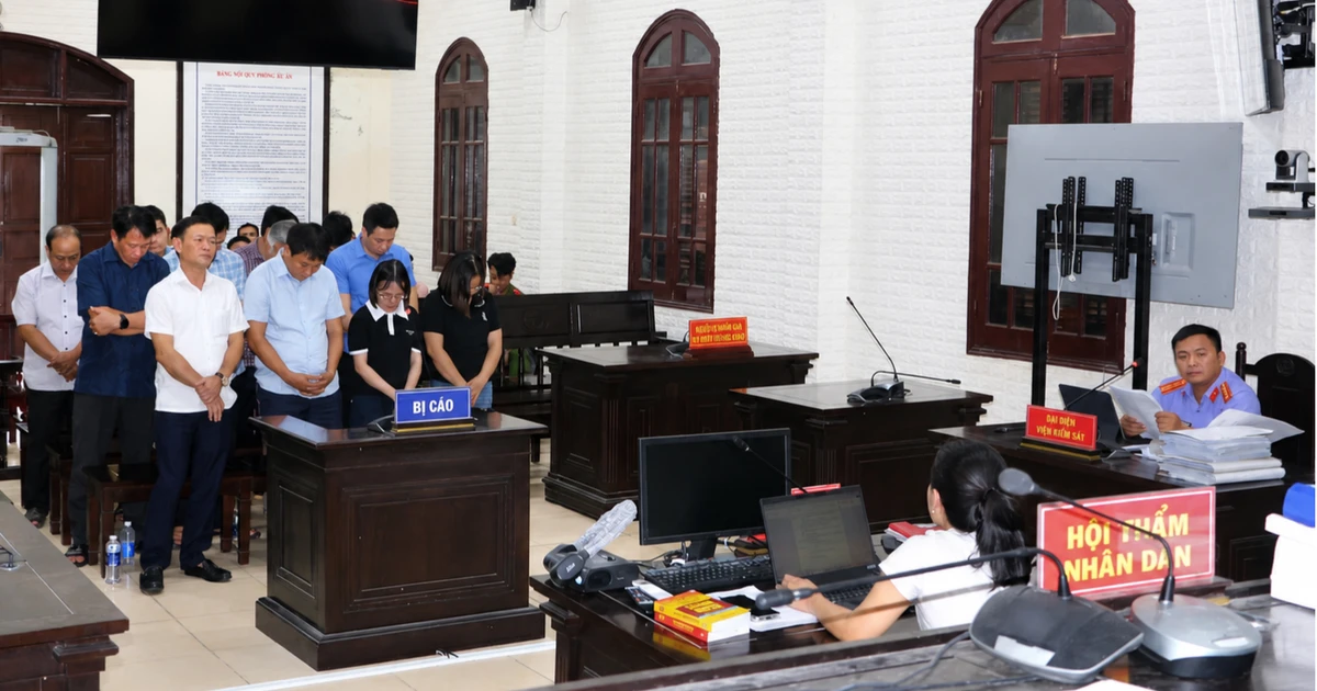Nguyên Phó Chủ tịch huyện cùng 11 thuộc cấp lĩnh án tù vì đất đai