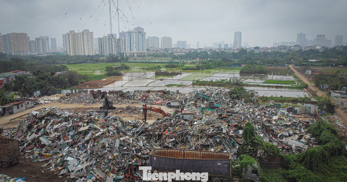 ‘Núi’ phế liệu trên khu đất nông nghiệp rộng 4,3ha ở Hà Nội