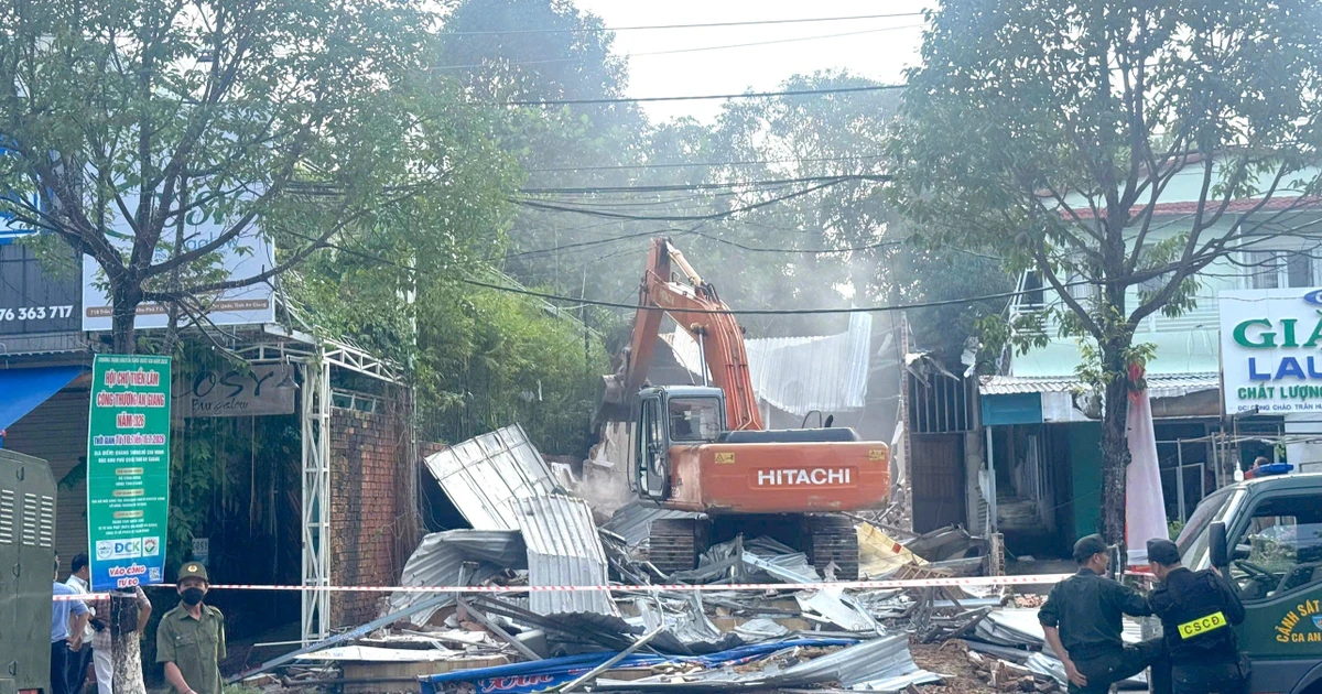 Phú Quốc cưỡng chế thu hồi đất 2 hộ dân sau gần 20 năm không chịu bàn giao