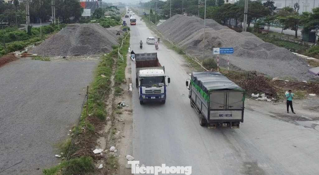 Quốc lộ 6 lại 'vỡ' tiến độ mặt bằng