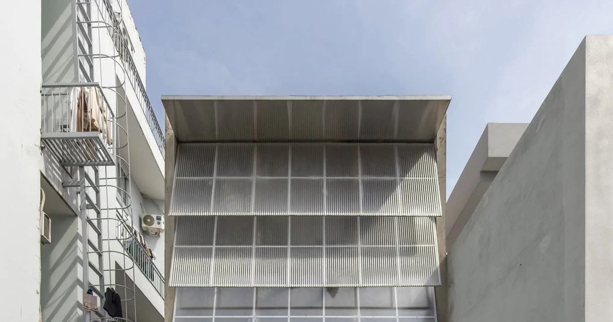 Thiết kế tích hợp sinh thái và không gian sống linh hoạt trong nhà ống