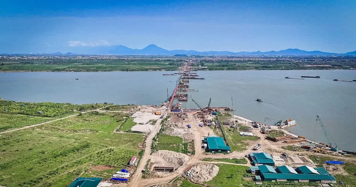 Tiến độ thi công 7 cây cầu vượt sông Hồng ra sao?